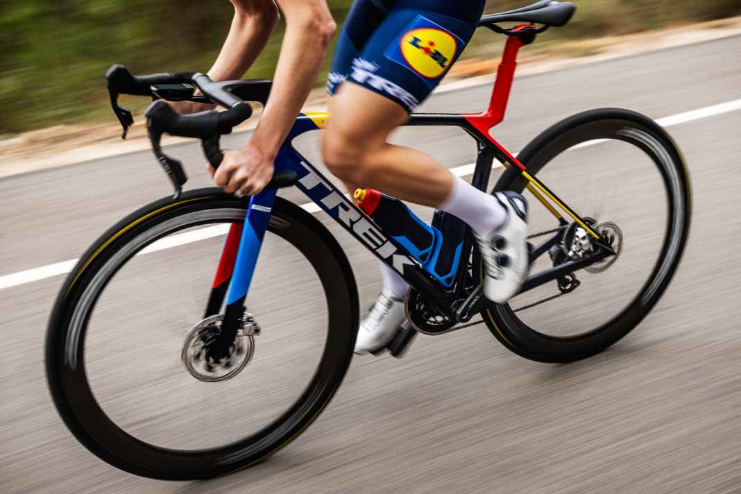 Es ist...ein Madone! Nachdem Trek um sein neues Wettkampfrad ein Geheimnis machte, schafft der US-Hersteller kurz vor der Tour de France Fakten.