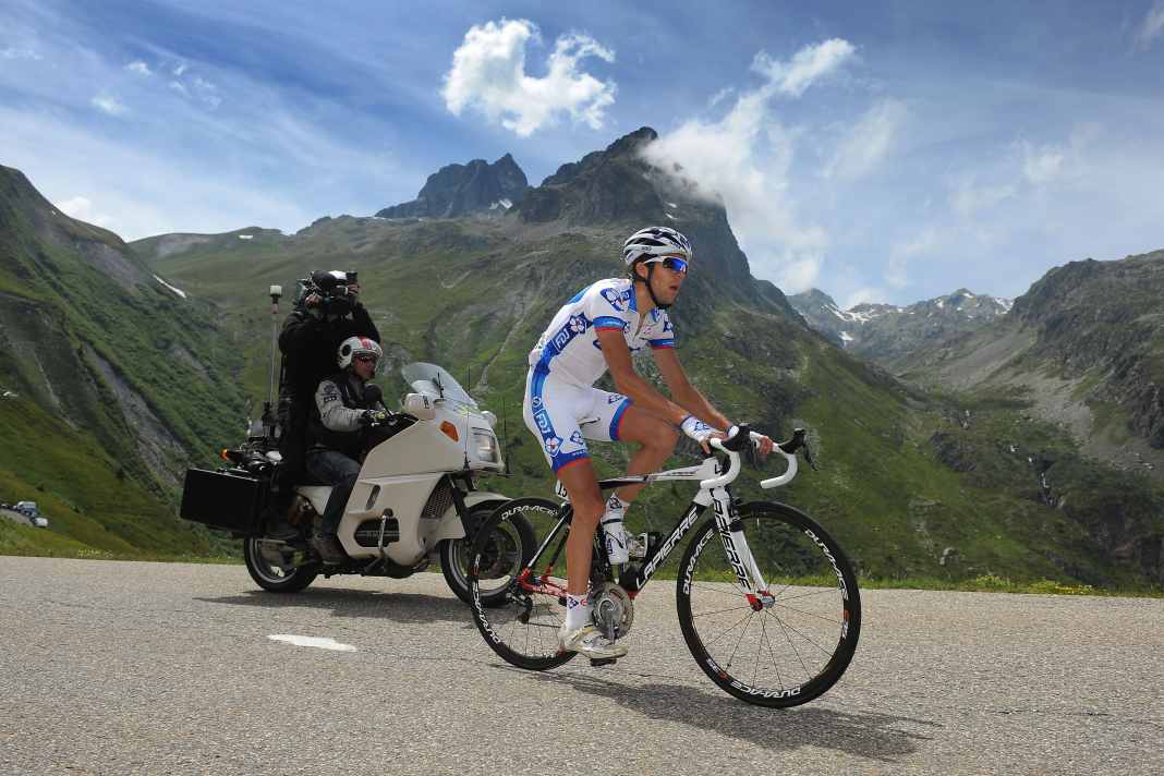 2010 beginnt die Profi Karriere von Thibaut Pinot. Beim Team FDJ. Und damit dort, wo sie 13 Jahre später auch endet.