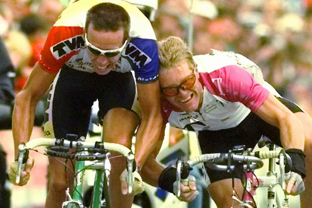 Jens Heppner (r.) und Bart Voskamp verkeilen sich im Sprint – dafür bestraft sie die Rennjury 1997 in Dijon