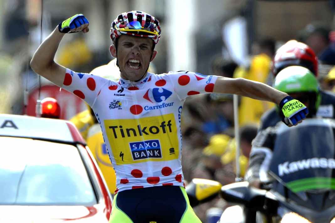 Rafal Majka erreichte das Ziel im Skigebiet Pla d’Adet 2014 als Solist im Bergtrikot