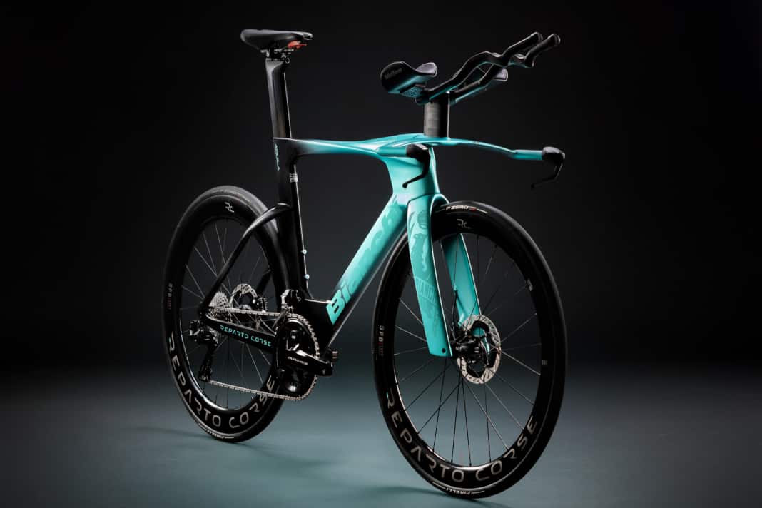 Das neue Bianchi Aquila RC ist das letzte Profi-Rennrad, das auf Scheibenbremse umgestellt wird