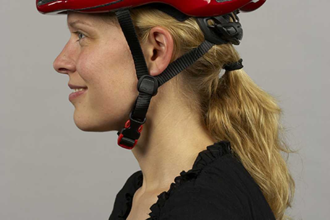 1. Bestmöglichen Schutz und Tragekomfort bietet ein Radhelm nur, wenn er die Stirn bedeckt.