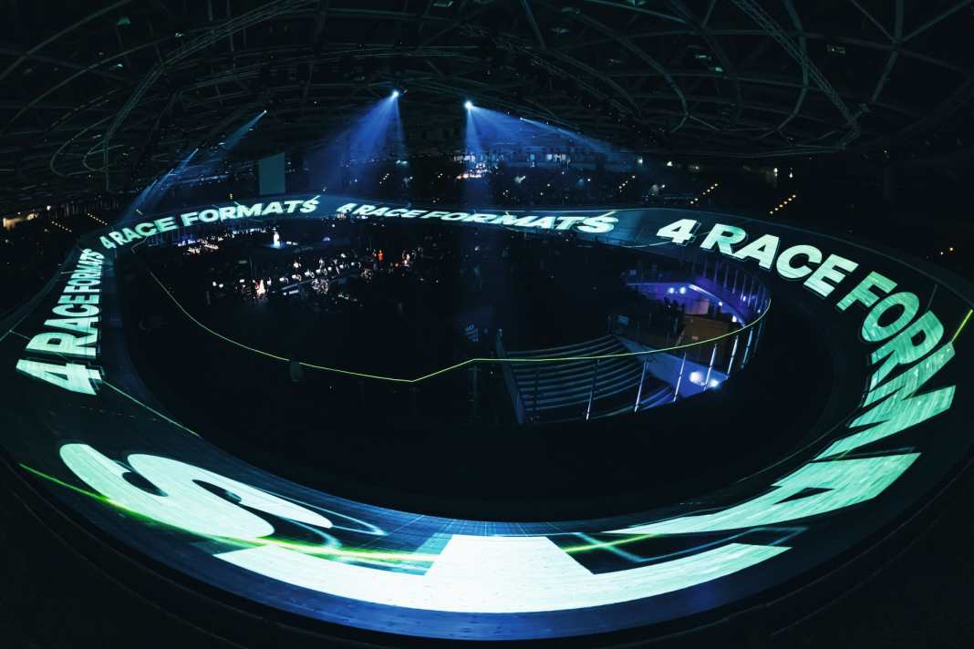 Als am 19. November  im Berliner Velodrom  die Hauptlichter ausgehen und die Lightshow  beginnt, herrscht  Gänsehaut-Stimmung