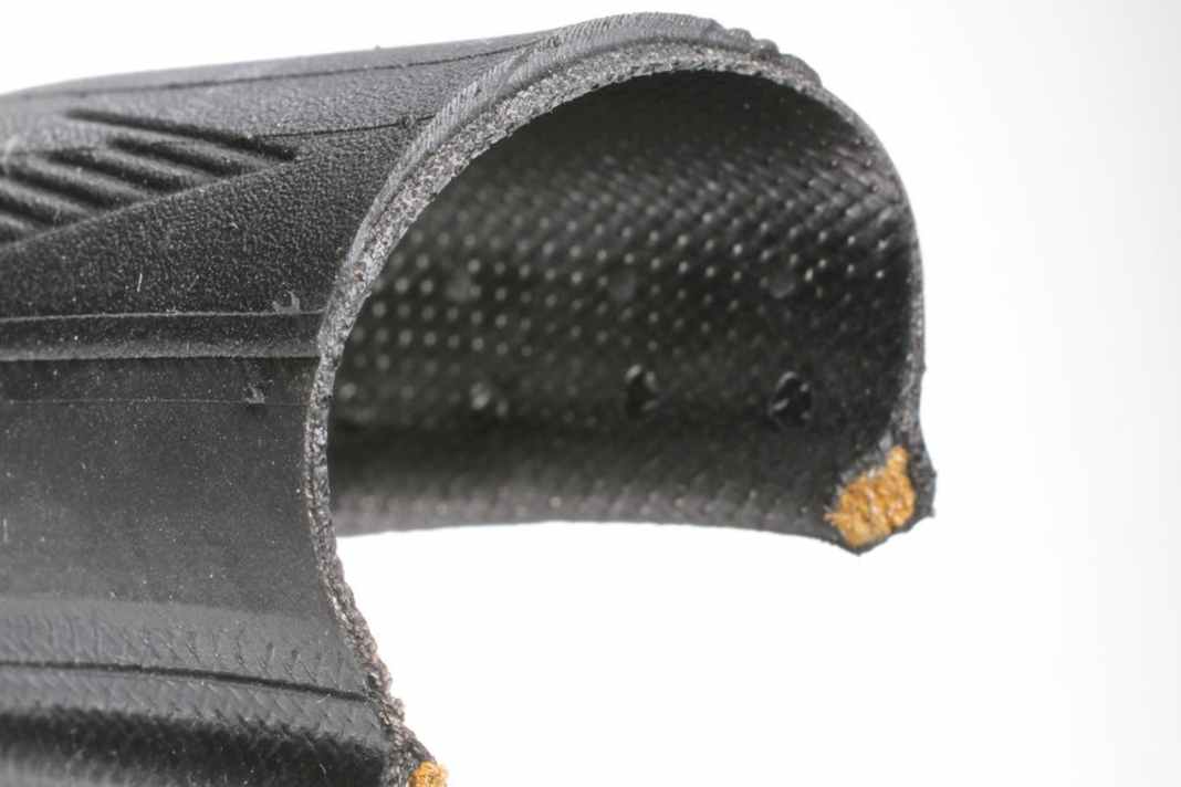 Tubeless-Reifen: Im Prinzip ein Clincher, aber mit stabilerem Reifenfuß und Innenbeschichtung