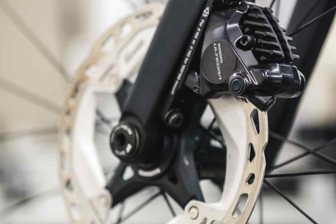 Die Scheibenbremse übernimmt Technologie vom Mountainbike.