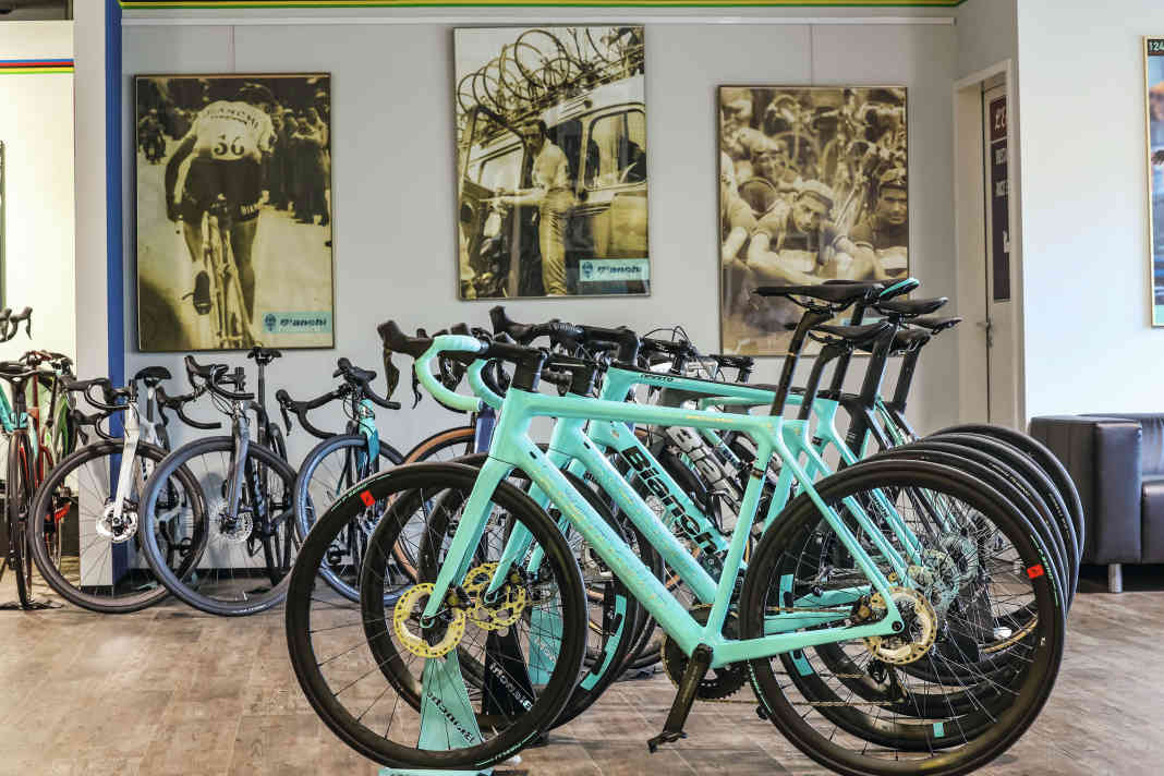 Volles Programm: Bei Servizio Corsa im Nordwesten Münchens steht die komplette Rennradflotte von Bianchi.