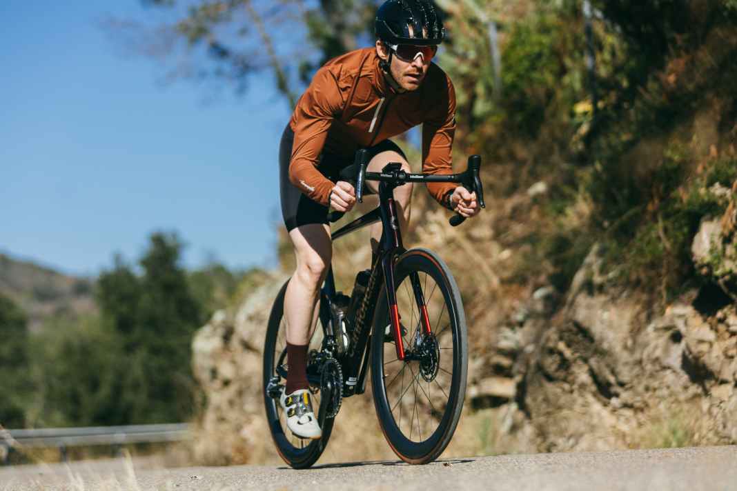 Die vierte Generation des SuperSix von Cannondale soll leichter, schneller und schöner sein. TOUR konnte die Neuheit bereits testen und sich davon selbst ein Bild machen.