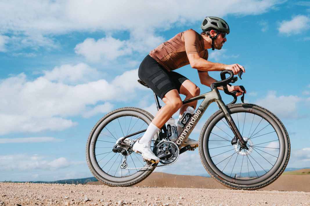 Die nächste Neuheit fürs Gelände: Nach dem SuperX präsentiert Cannondale mit dem Topstone ein abenteuertaugliches Gravelbike.