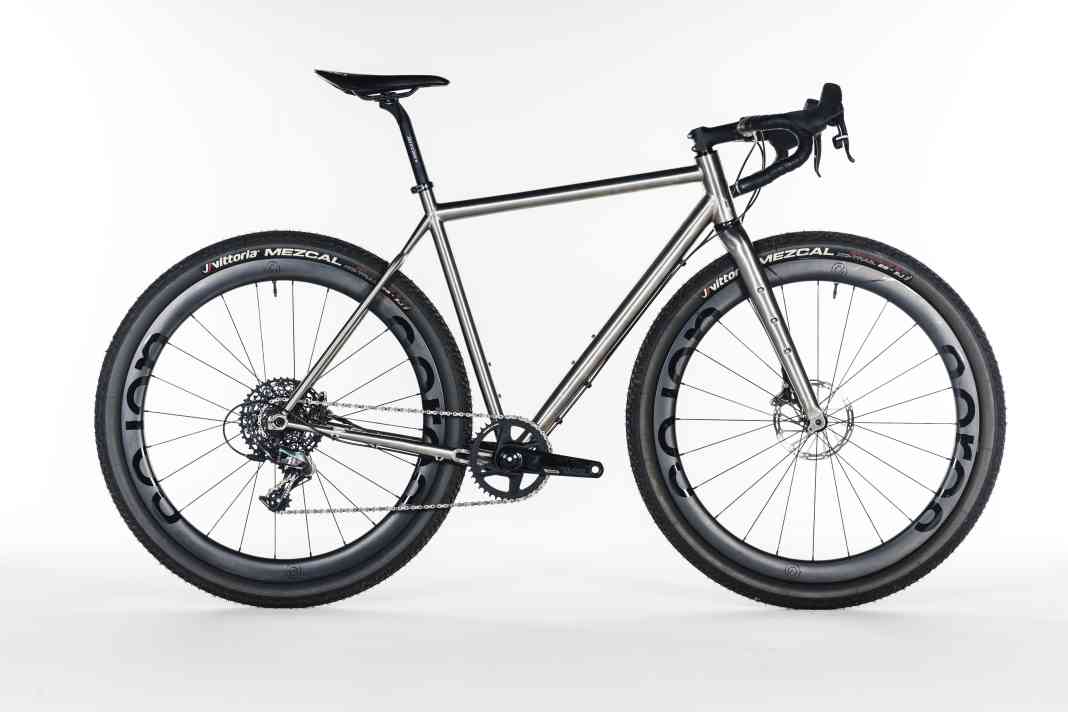 Das Chirp Chirp Lark ist ein Titan-Gravelbike