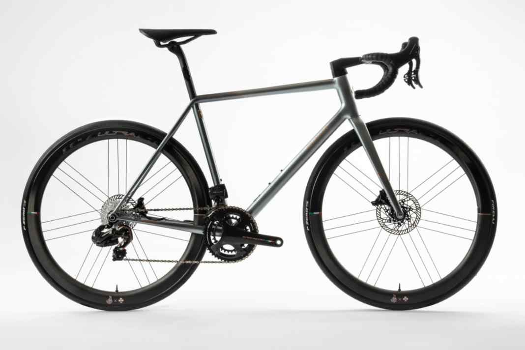 Colnago feiert 70. Geburtstag und präsentiert zum Jubiläum das exklusive Steelnovo.