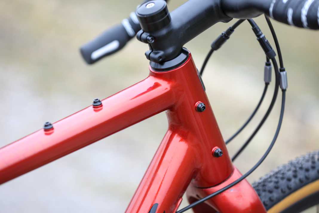 Viele Gravelbikes lassen sich dank Montageösen mit Gepäck beladen.