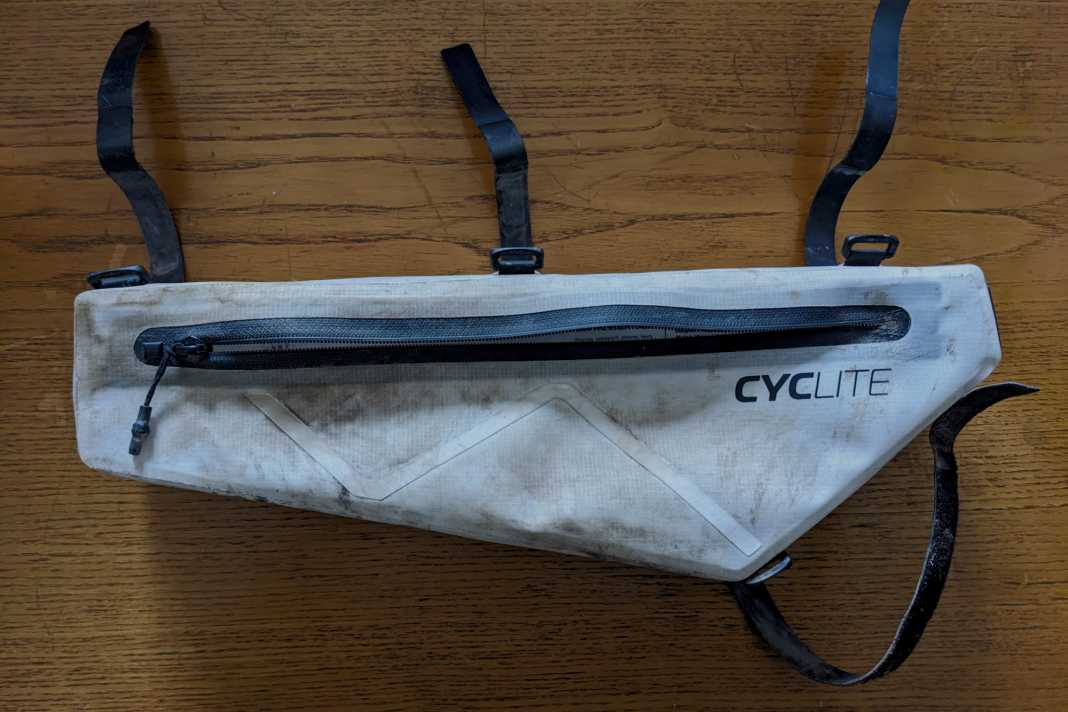 Dreckige Cyclite Rahmentasche rechte Seite.