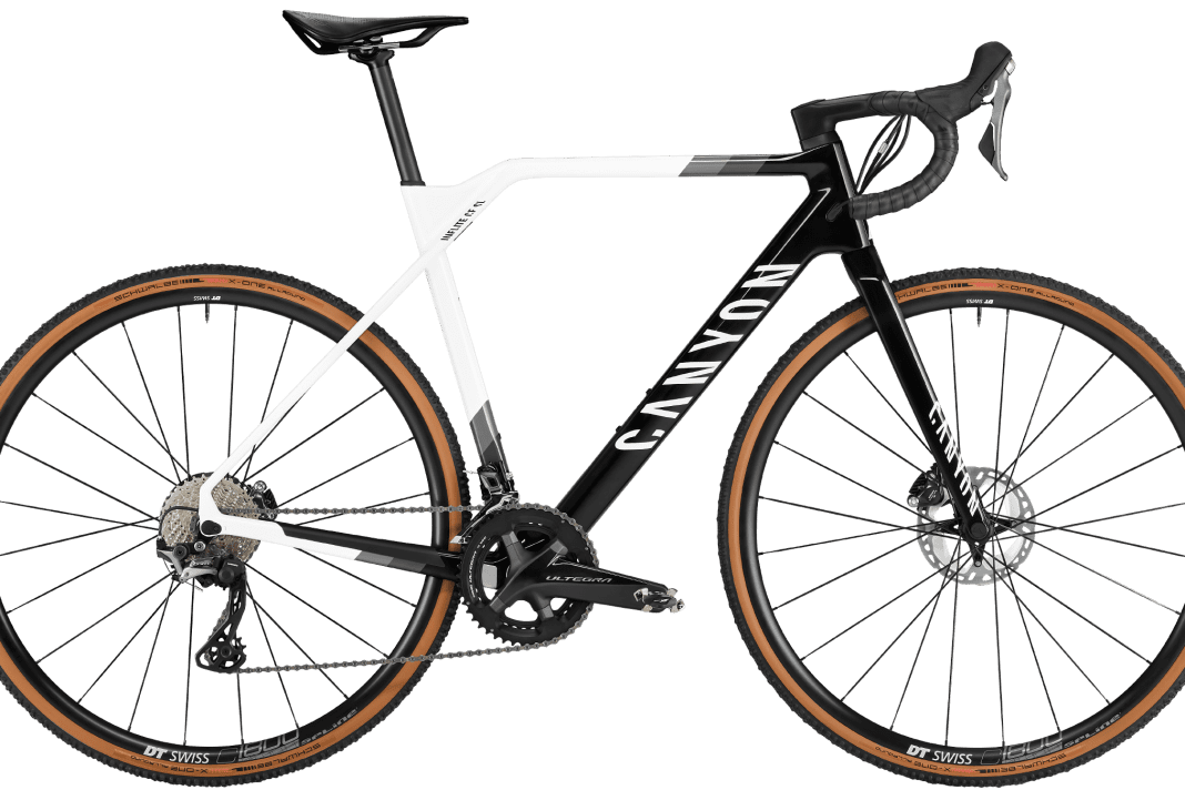 Das Inflite CF SL 7 in Schwarz, Weiß und Grau