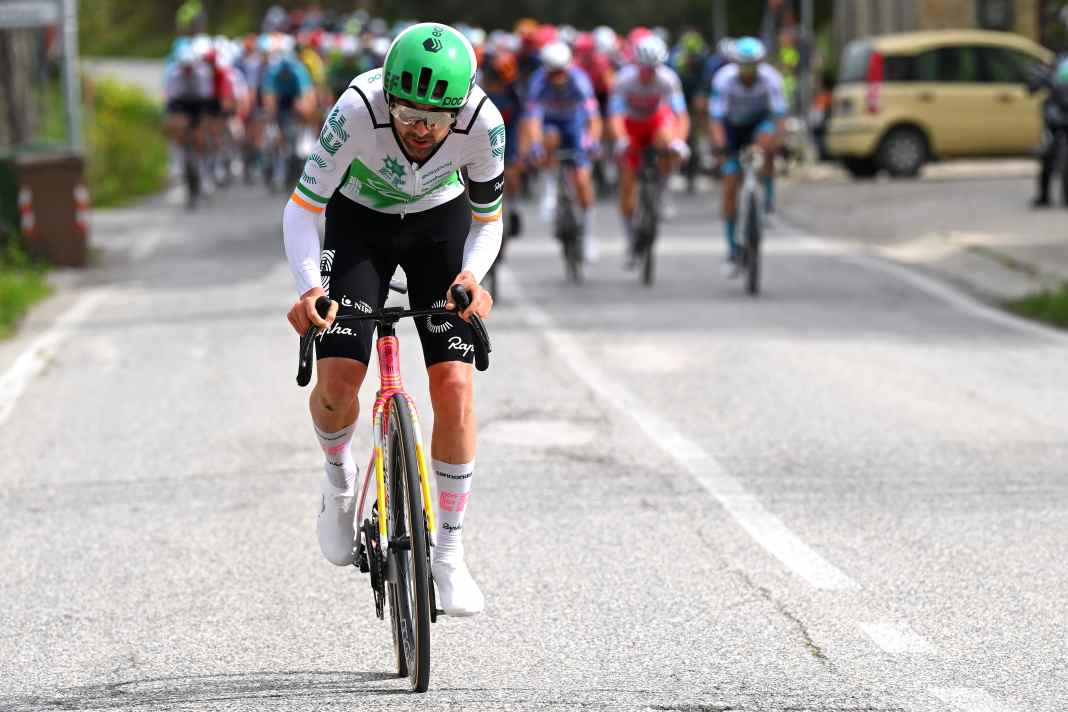 Auf der 7. Etappe von Tirreno-Adriatico war Ben Healy der Erste, der sich vom Peloton absetzen konnte und es mit einem Ausreißersieg versuchte
