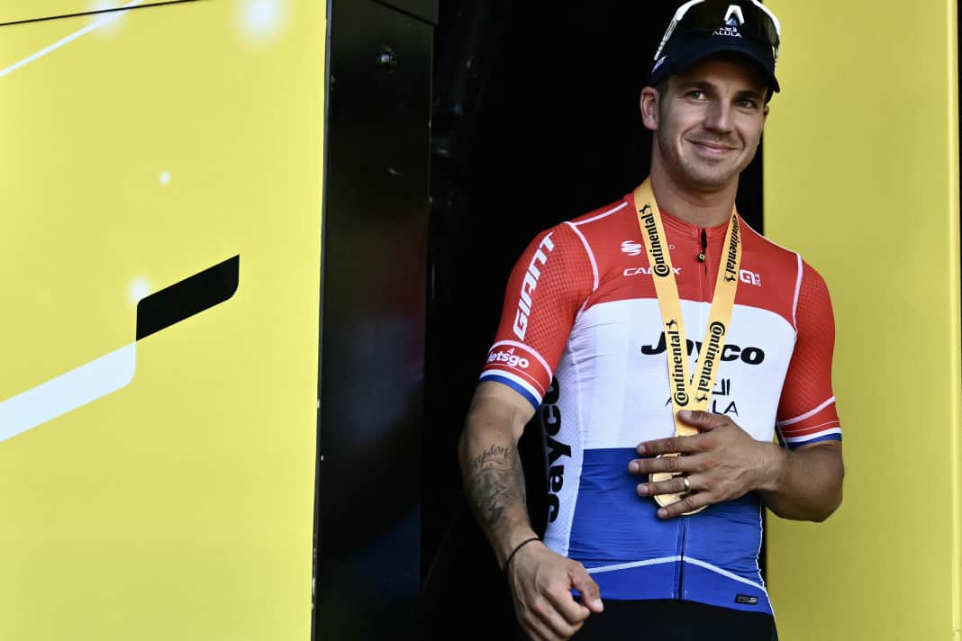 Dylan Groenwegen setzte sich auf der 6. Etappe der Tour de France 2024 im Massensprint durch