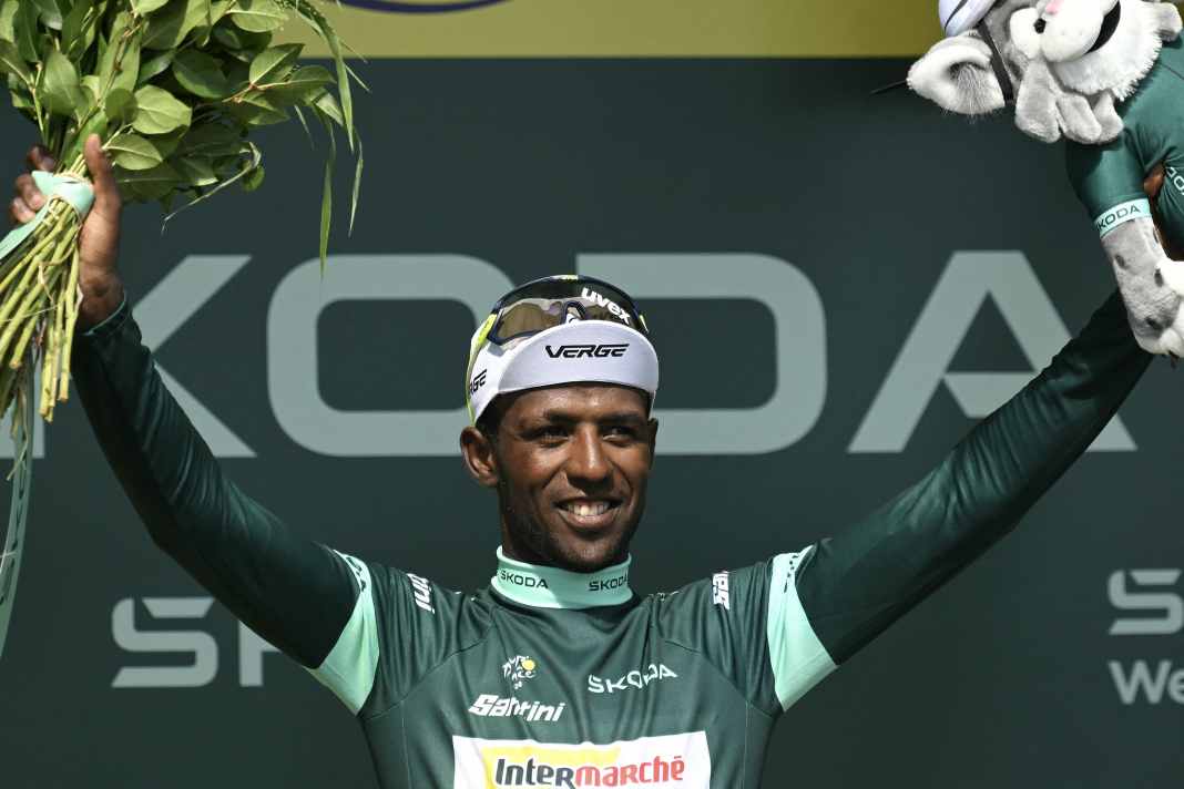 Biniam Girmay baut mit seinem dreitten Etappensieg bei der Tour de France 2024 seinen Vorsprung in der Punktewertung aus