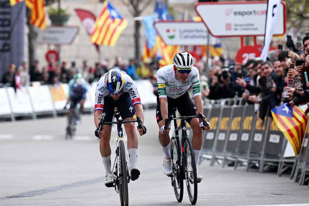 Im Schlusssprint setzte sich Primoz Roglic vor Juan Ayuso durch.