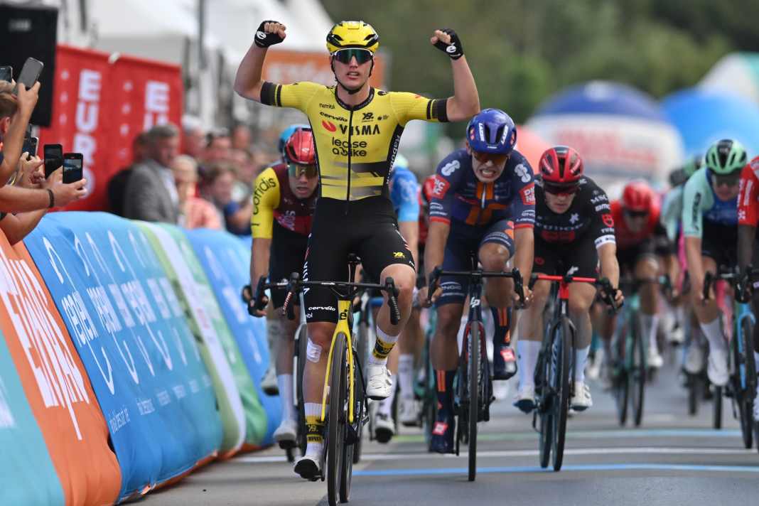 Olav Kooij (Team Visma | Lease a Bike) holt den Sieg auf der 2. Etappe der Renewi Tour.