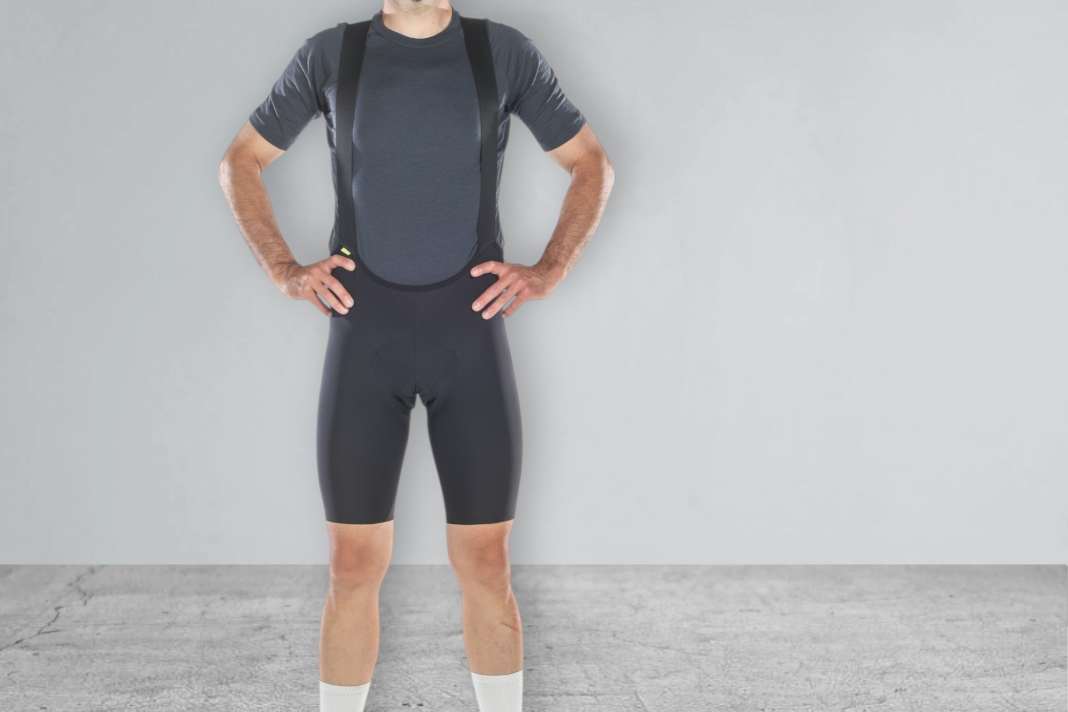 Der deutsche Hersteller Gonso stößt mit der Ride Miles Bib Circle in den Premium-Bereich vor und schneidert eine aufwendige Fahrradhose mit nahezu perfektem Sitz