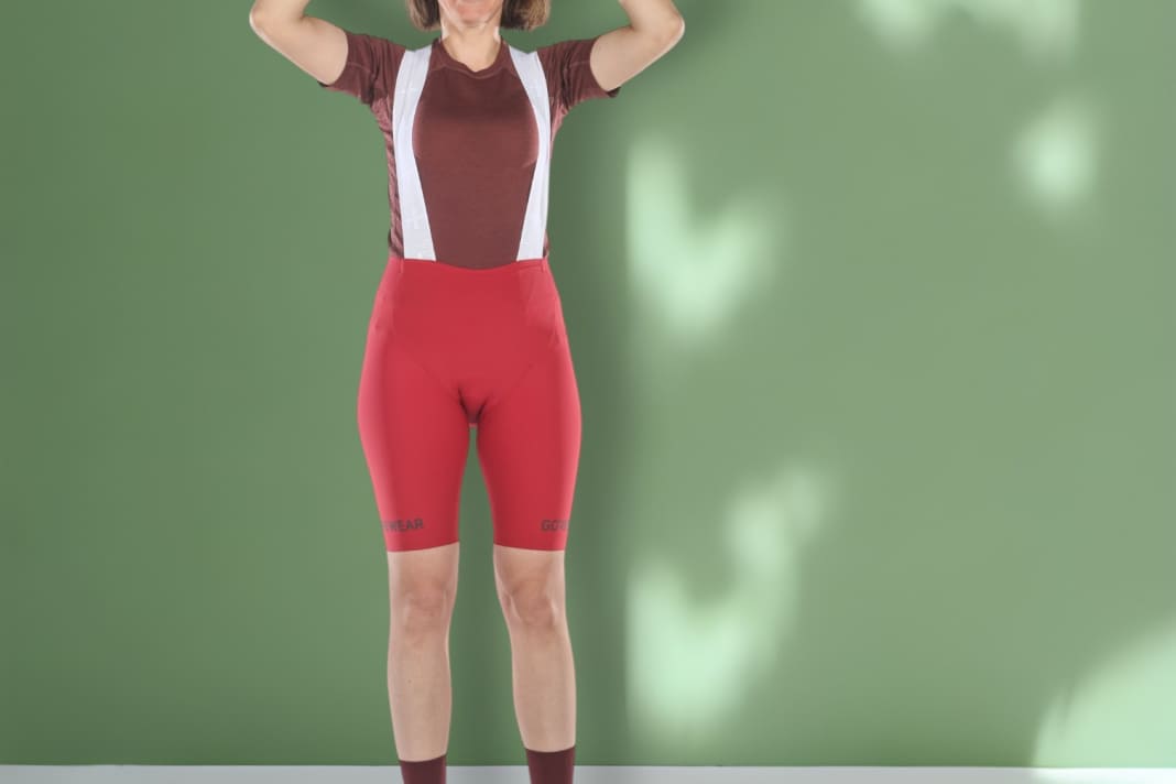 Die Gorewear Distance Bib Shorts+ 2.0 Women`s will maximalen Komfort auf sportlichen Touren bieten und setzt dafür auf superbequemes Material und aufwändigen Schnitt