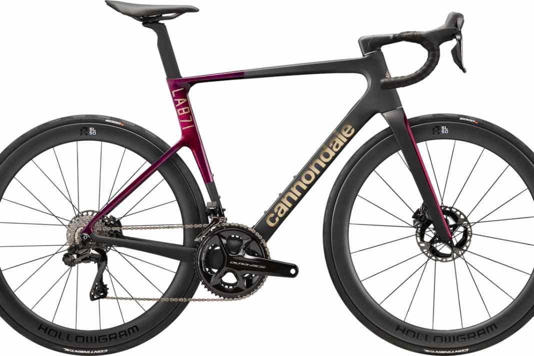 Die Top-Version: Das Lab71 SuperSix Evo mit Dura-Ace Di2, 50 Millimeter hohen Aero-Laufrädern von Hollowgram und One-Piece-Cockpit von Momo Design kostet stolze 14999 Euro.