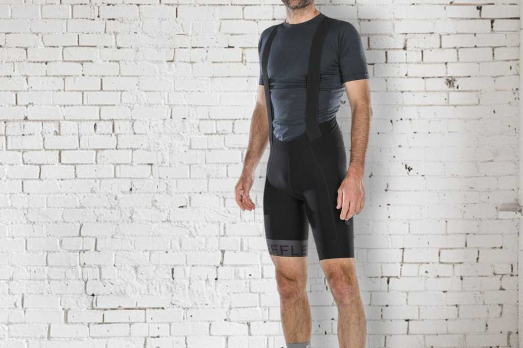 Löffler liefert mit der Concept SQL eine Hightech-Radhose made in Austria. Ob die Österreicher mit der Konkurrenz mithalten können?