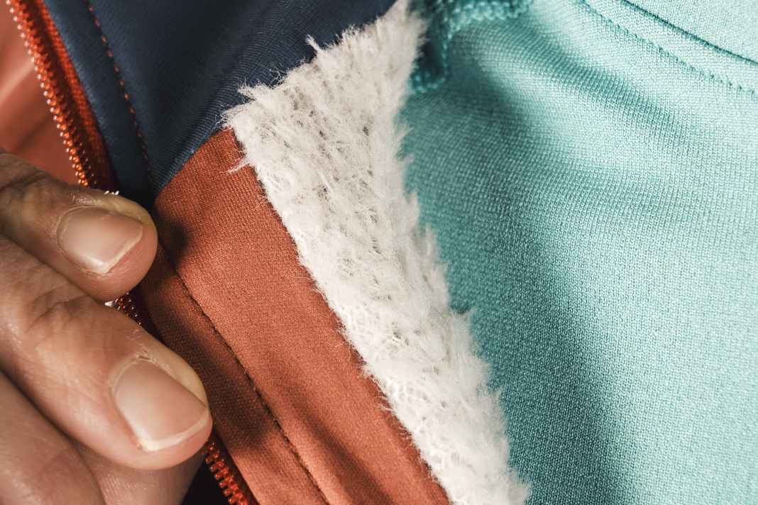 Polartec III Jacket Six6 Damen: Bei der Jacke von Agu schützt ein gefütterter Kragen vor Zugluft