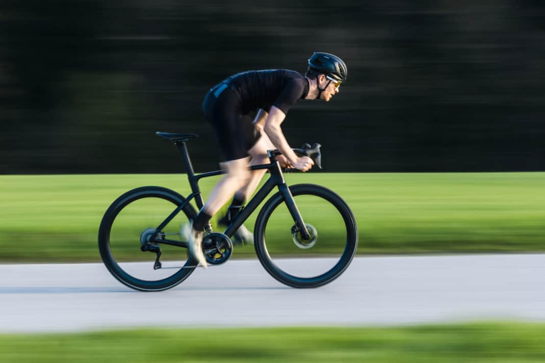 Das Segment der Wettkampf-Rennräder unterteilt sich in drei Unterkategorien: Aero-Boliden, Race-Allrounder und Bergräder.