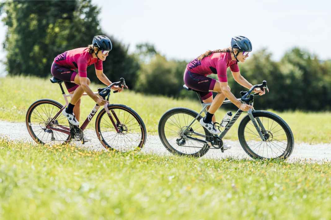 Shimano GRX vs. SRAM Apex - Die Schaltgruppen im TOUR-Test
