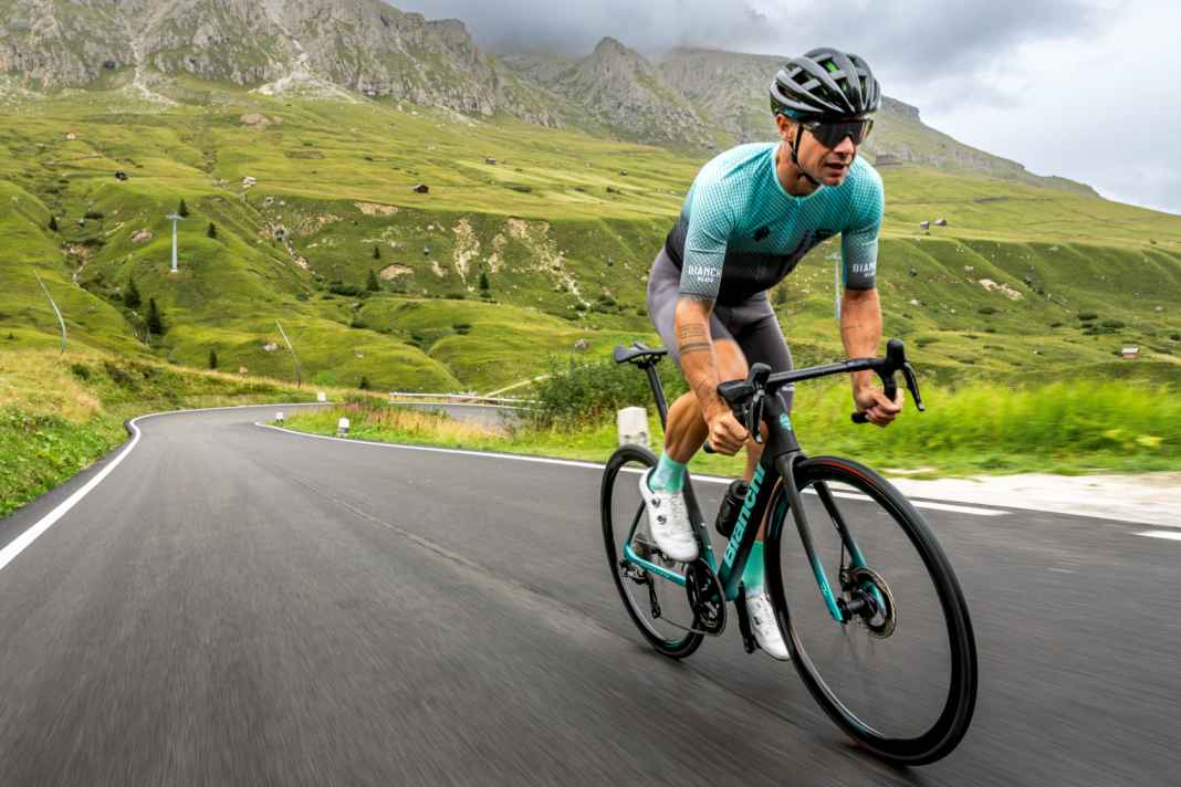 Neuzugang für die "Reparto Corse", die Rennabteilung im Hause Bianchi: Das Specialissima erhielt ein Aero-Update und wurde leichter als der Vrogänger.