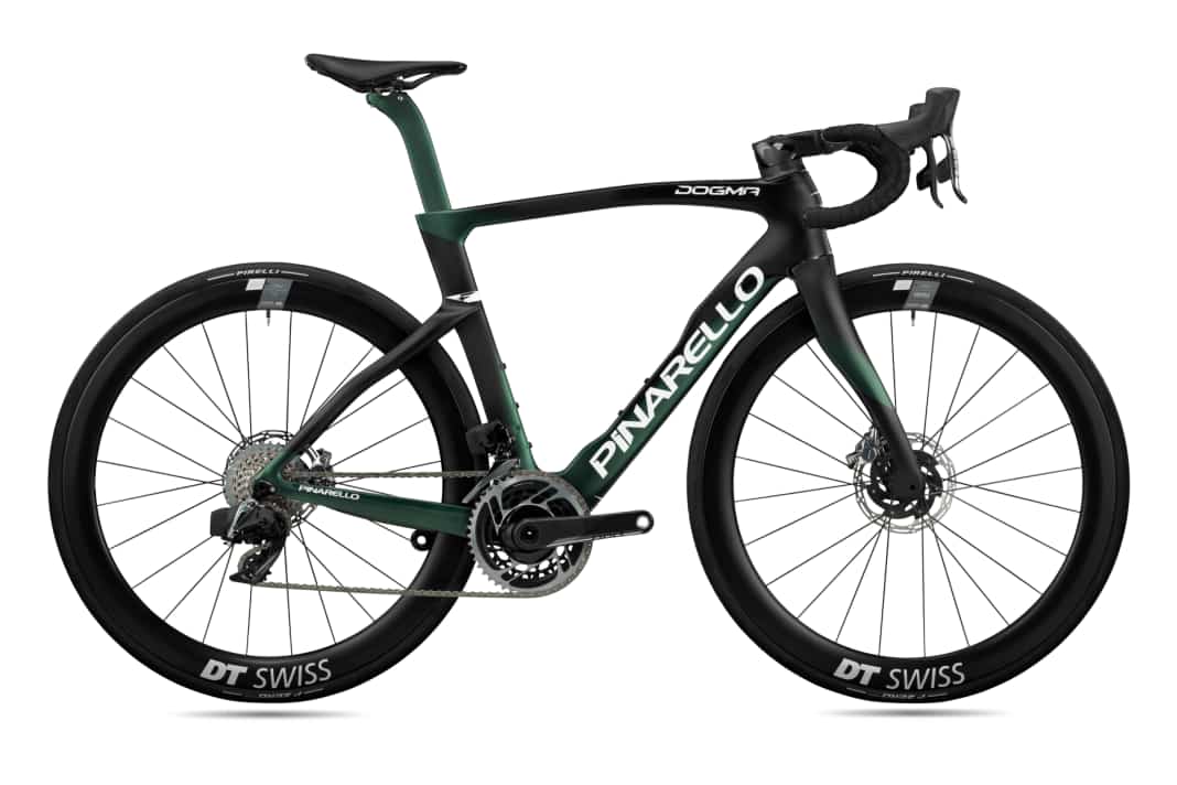 Auf Platz drei der teuersten Testräder in 2024 landet die alte Version des Pinarello Dogma F. 15350 Euro riefen die Italiener für die Version mit SRAM Red AXS und DT Swiss-Laufrädern auf.