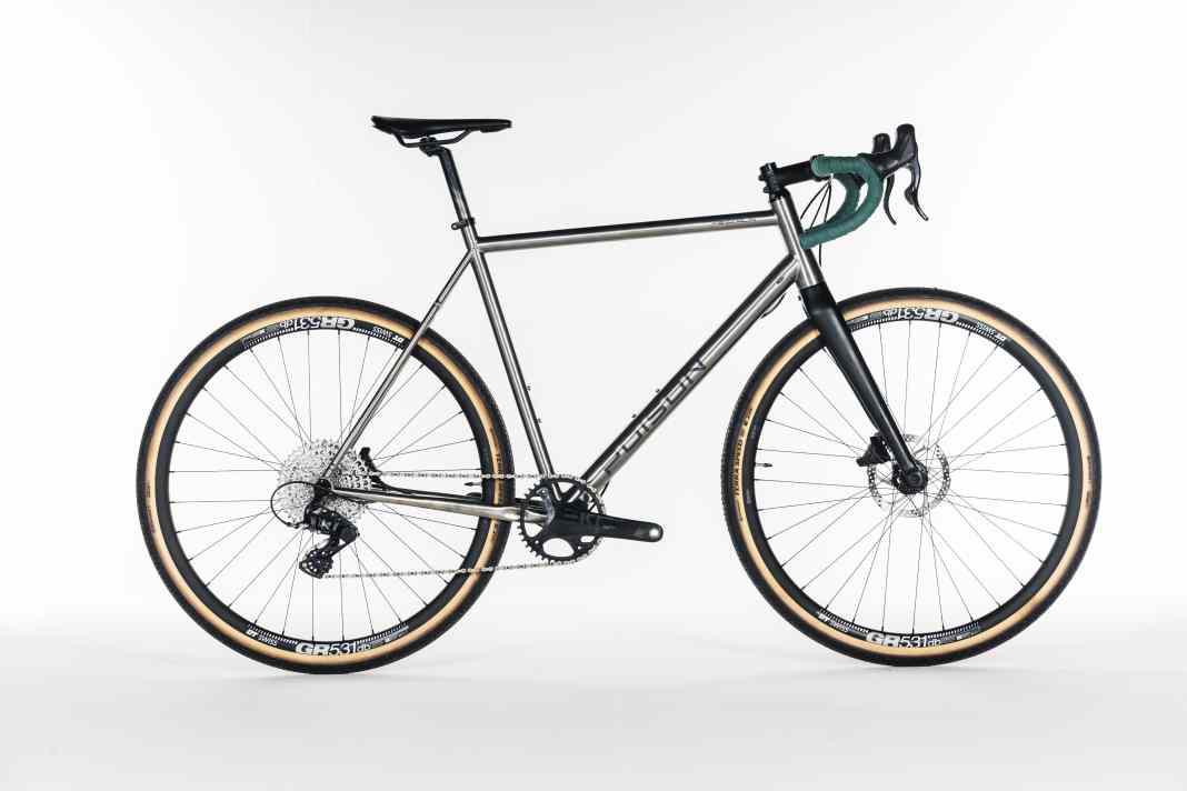 Das 9,5 Kilo leichte Titan-Gravelbike Poison Meskalin präsentiert sich als alltagstauglicher Sportler.