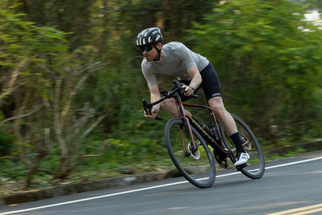 Der Rennradklassiker von Giant geht in seine zehnte Generation. TOUR konnte das neue TCR bei einem Werksbesuch in Taiwan bereits fahren und exklusiv ein Modell in Labor und Windkanal testen.