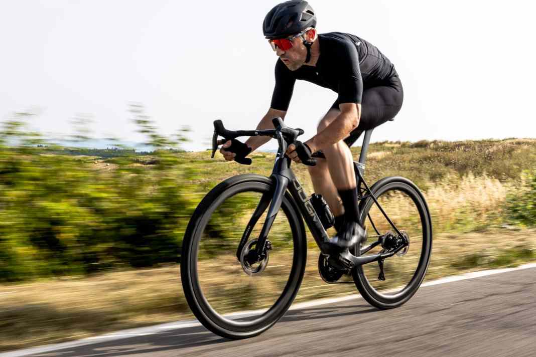 Pinarello spendiert seiner Endurance-Plattform mit dem Dogma X eine exklusive Variante.