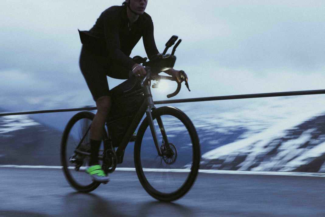Das Van Rysel EDR CF Ultra ist ein für die Langstrecke entwickeltes Endurance-Rennrad.