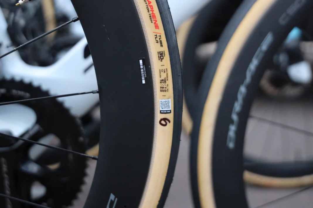 30 Millimeter sind heute Mittelmaß und die beliebteste Breite im Peloton