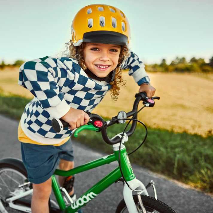 Nicht nur die Zauber-Nabe macht das Woom Kinderfahrrad Original 3 zum Allrounder. Lenker, Gewicht und Ergonomie von Sattel und Bremshebeln sind auf die Anforderungen von Kindern angepasst.