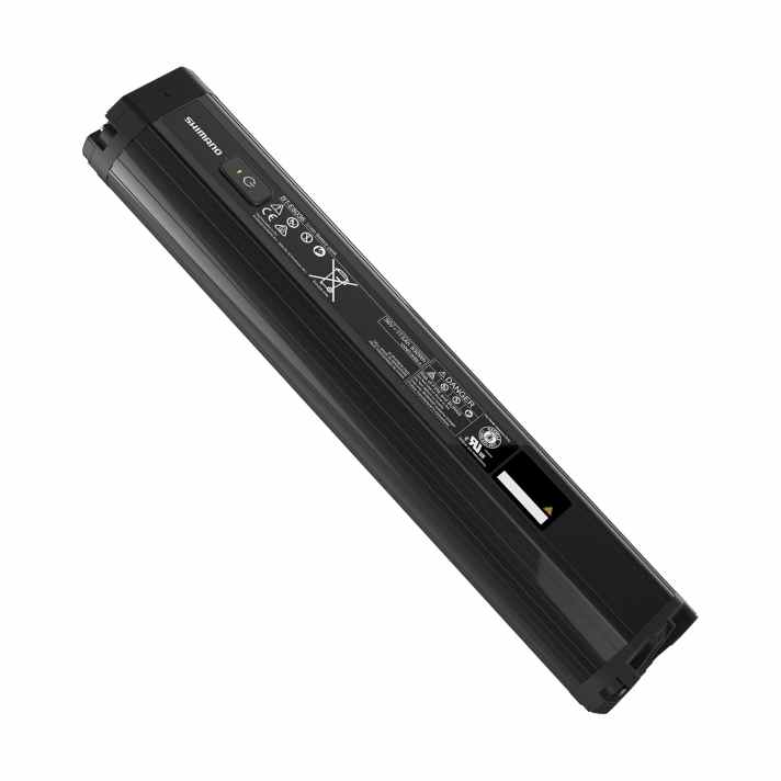   Shimano BT-E8036: Der neue Intube-Akku ist die erste Shimano-eigene Batterie mit 630 Wattstunden. Die Abmessungen ähneln denen des 625er-Powertubes von Bosch stark. Im Vergleich zum BT-E8035 (504 Wh) ist der neue Akku etwas länger geworden.