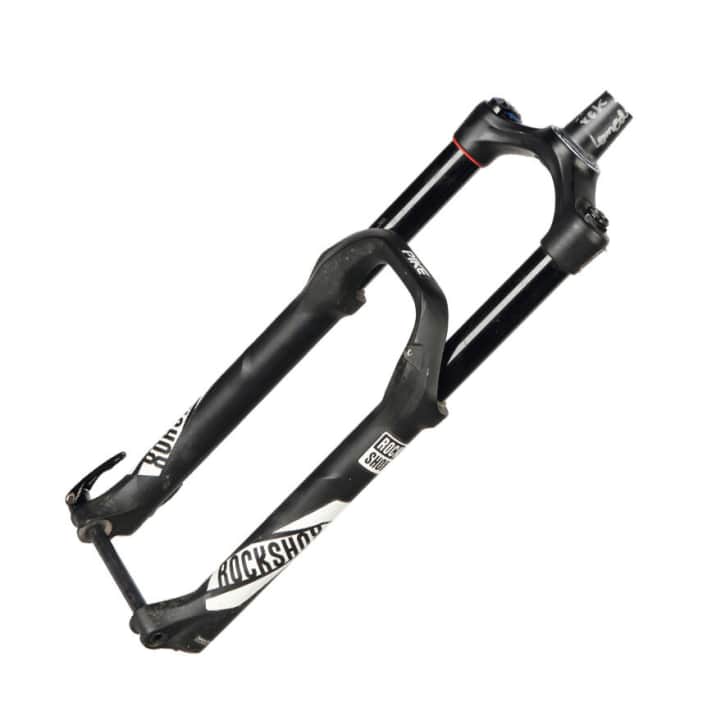    Pike ’17 + AWK: AWK verlangt etwas mehr Aufwand beim Pumpen wegen zweier Ventile. Mit 85 zu 45 psi (Positiv-Kammer 1 und 2) und fünf Klicks Zugstufe arbeitete sie in den Punkten Ansprechen und Progression fast identisch zur 2018er-Pike. 