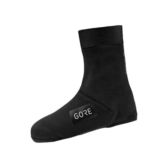   Die Gore Thermo Shield-Überschuhe sind zwar relativ dünn und leicht (126 Gramm pro Paar), dank durchgehender Fütterung aber selbst bei Temperaturen leicht unter dem Gefrierpunkt ein guter Kälteschutz. >> <a href="https://www.awin1.com/cread.php?awinmid=14102&awinaffid=471469&clickref=B+%C3%9Cberschuhe+Shield+Thermo&ued=https%3A%2F%2Fwww.bergfreunde.de%2Fgore-wear-wear-shield-thermo-overshoes-ueberschuhe%2F" target="_blank" rel="noopener noreferrer nofollow">bei Bergfreunde aktuell für 41 Euro statt 69 Euro erhältlich</a> *.