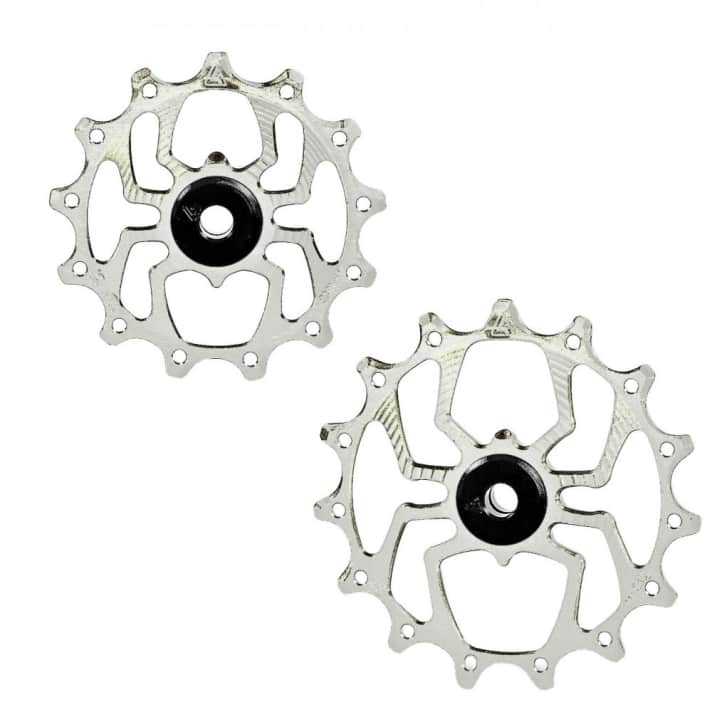 Dank dem CNC-Design sehen die Alugear Schaltwerksröllchen auch in Kombination mit einer schmutzigen Kette Klasse aus.