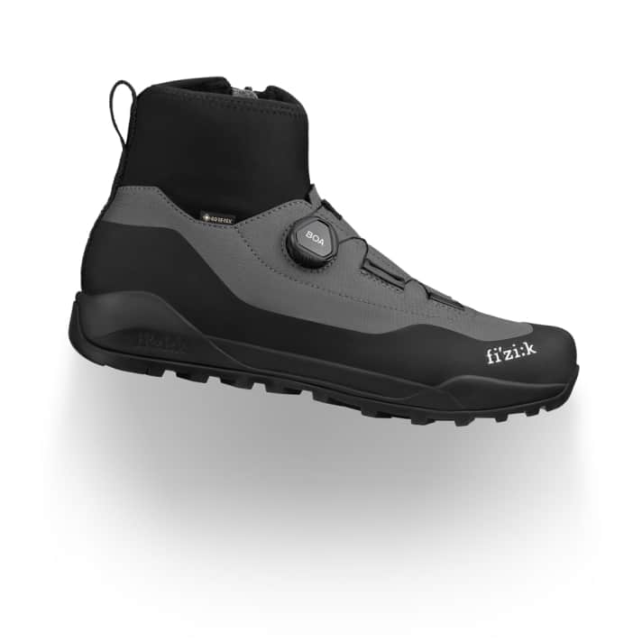 Wasserdicht und warm gefüttert: Fiziks neuer Winterschuh für Flat-Pedals