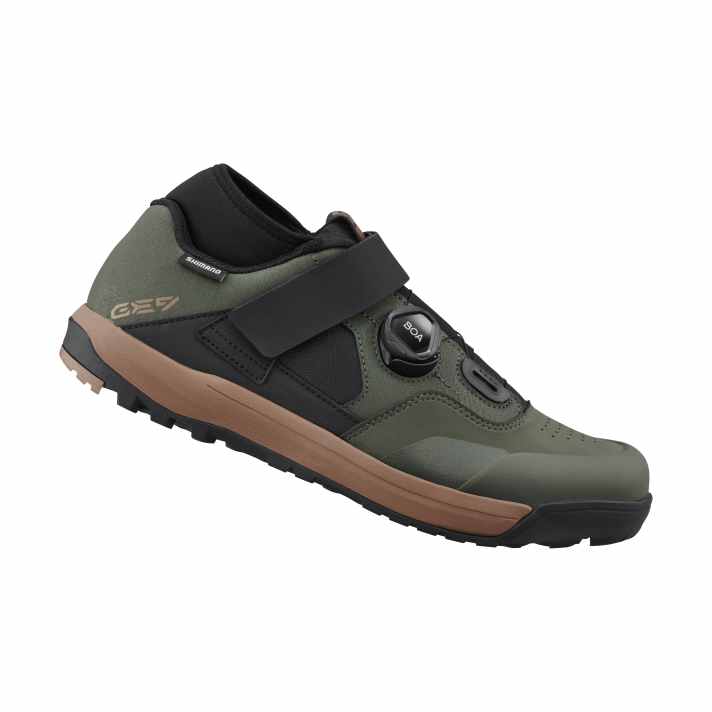 Top-Modell Shimano GE900: mit Boa-Verschluss, Neoprenmanschette und Carbon-verstärkter Zwischensohle.