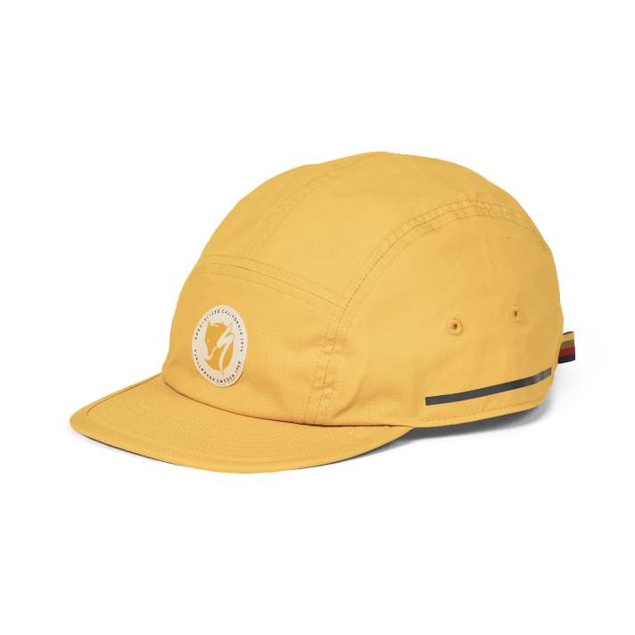 Das <a href="https://www.awin1.com/cread.php?awinmid=14102&awinaffid=471469&clickref=MYB+Specialized+Fj%C3%A4llr%C3%A4ven+Cap&ued=https%3A%2F%2Fwww.bergfreunde.de%2Fspecialized-fjaellraeven-cap-cap%2F" target="_blank" rel="noopener noreferrer nofollow">Cap</a> * passt unter den Helm