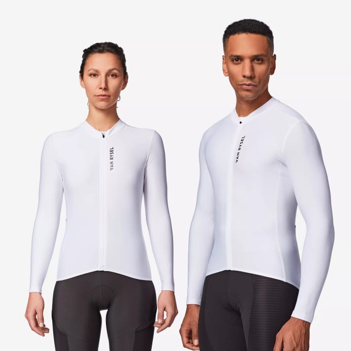 Das RCR LS Jersey richtet sich an Fahrer, die ein eng anliegendes Langarmtrikot bevorzugen.