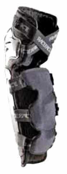   Ein derart massiver Beinschutz zahlt sich auf lange Sicht immer aus.