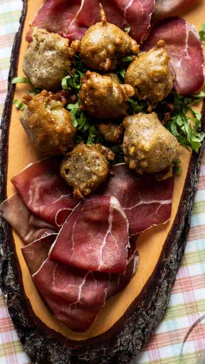 Nicht verpassen im Valchiavenna: die Einkehr in einem der typischen Crotti!