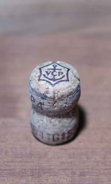 Sieger-Sektkorken von Aaron Gwin: „Für mich von irrem Wert!“, sagt Flossmann.