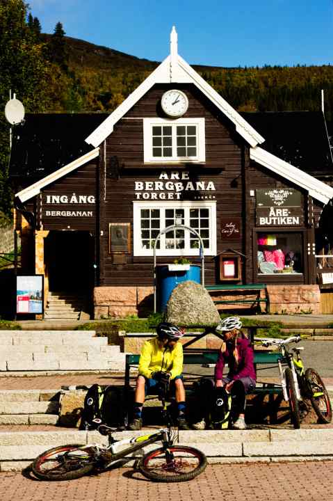   Talstation: Die Standseilbahn von Åre ist hundert Jahre alt und transportiert auch Biker.