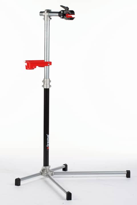 XTREME S 1300: Aufgrund fest verschraubter Standfüße kann der Xtreme nicht geklappt werden.